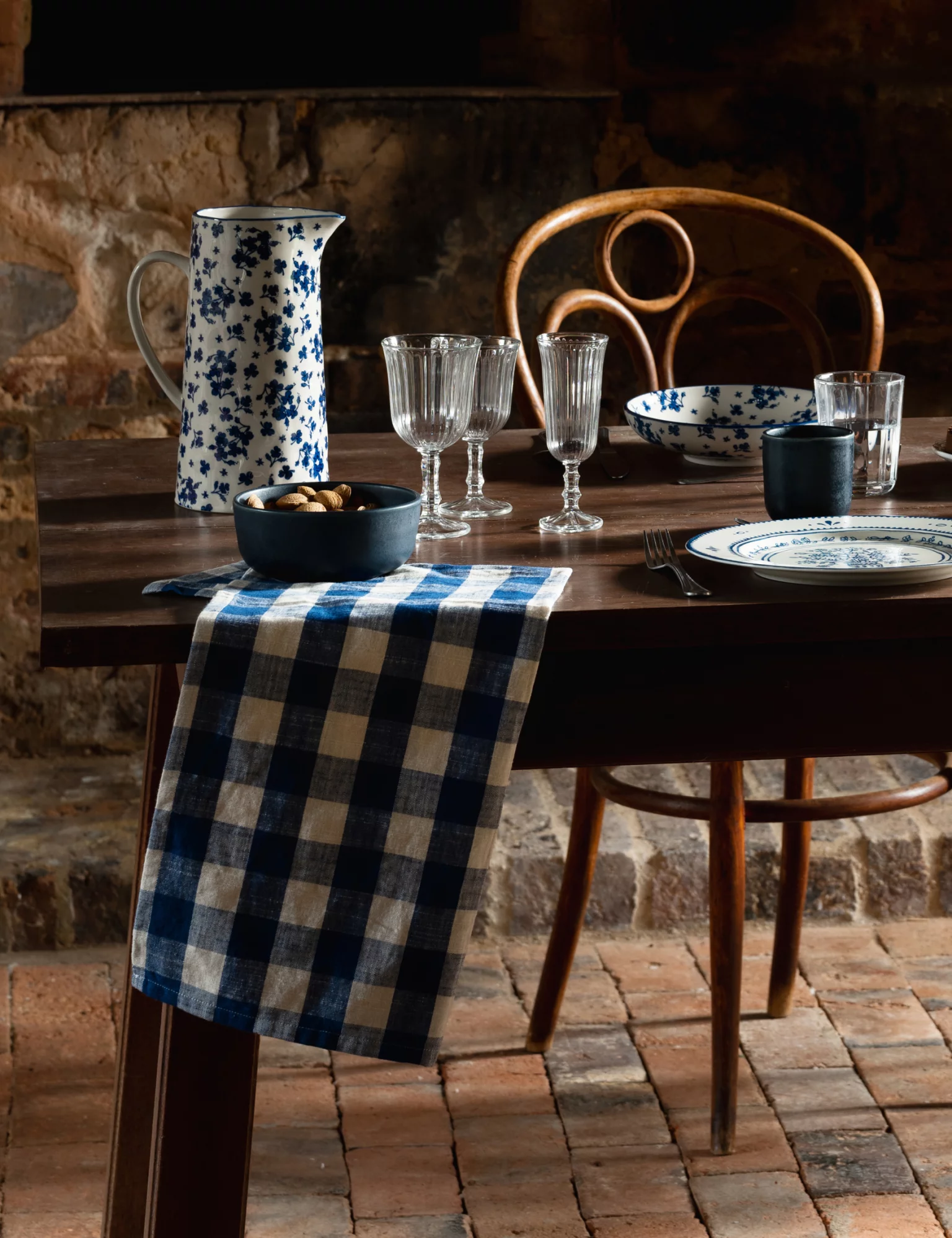 table vaisselle rustique nouvelle collection Monoprix Maison table vaisselle rustique nouvelle collection Monoprix Maison
