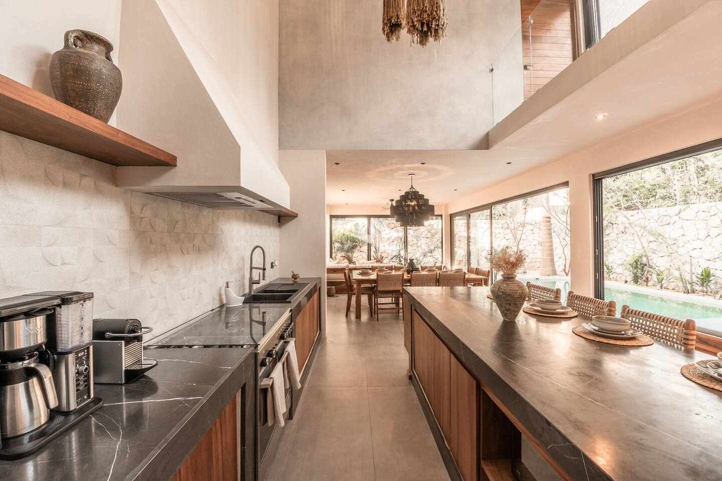 cuisine ouverte maison contemporaine Tulum Villa Meka décoration naturelle