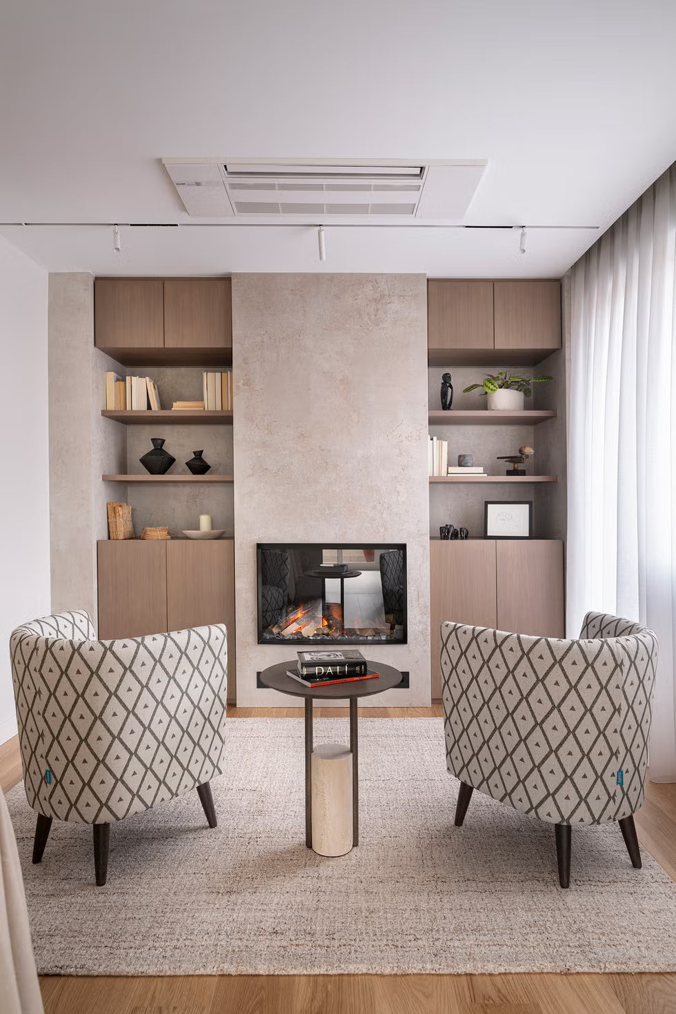 salon avec cheminée décoration contemporaine