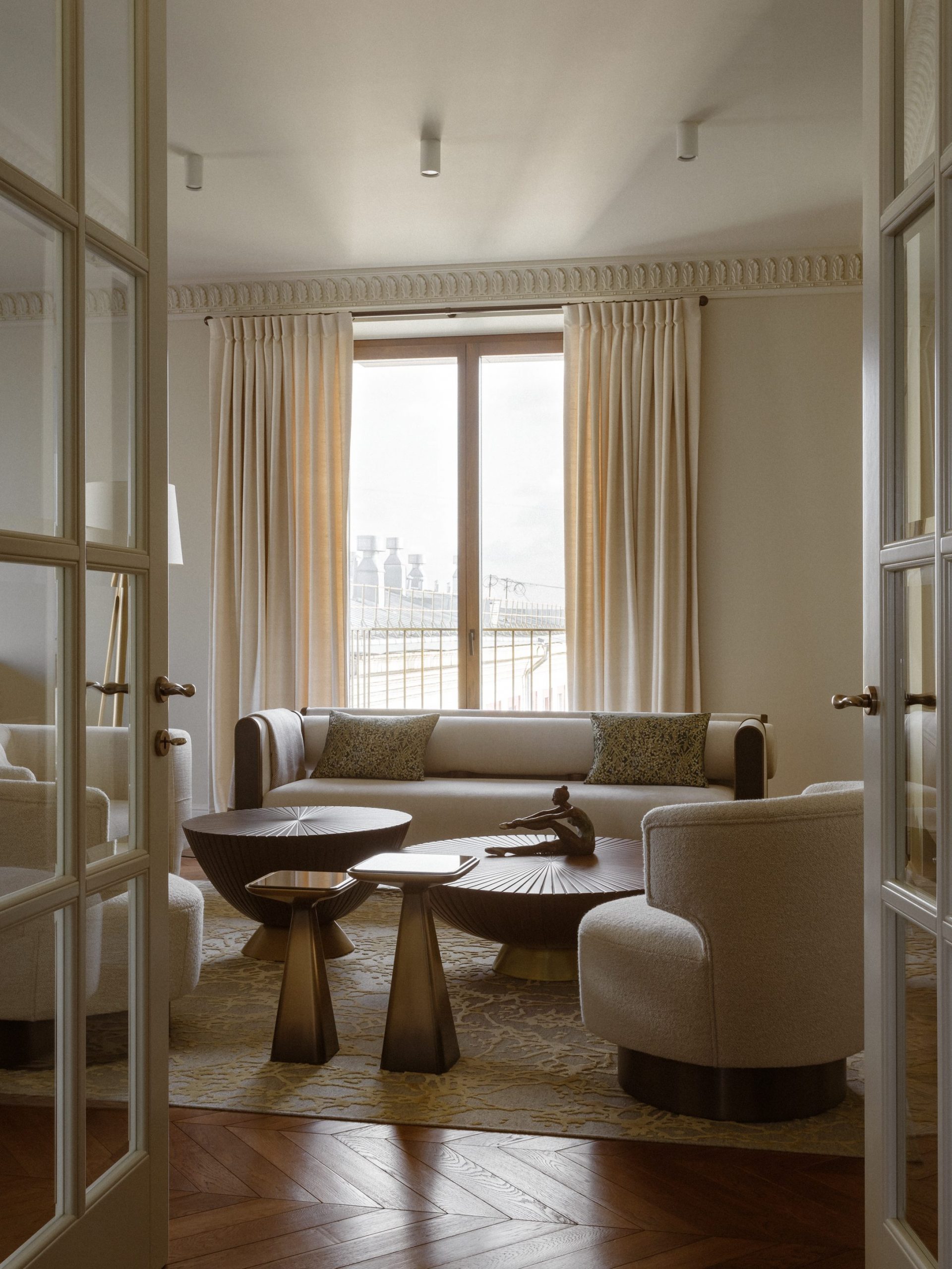 salon décoration classique chic beige
