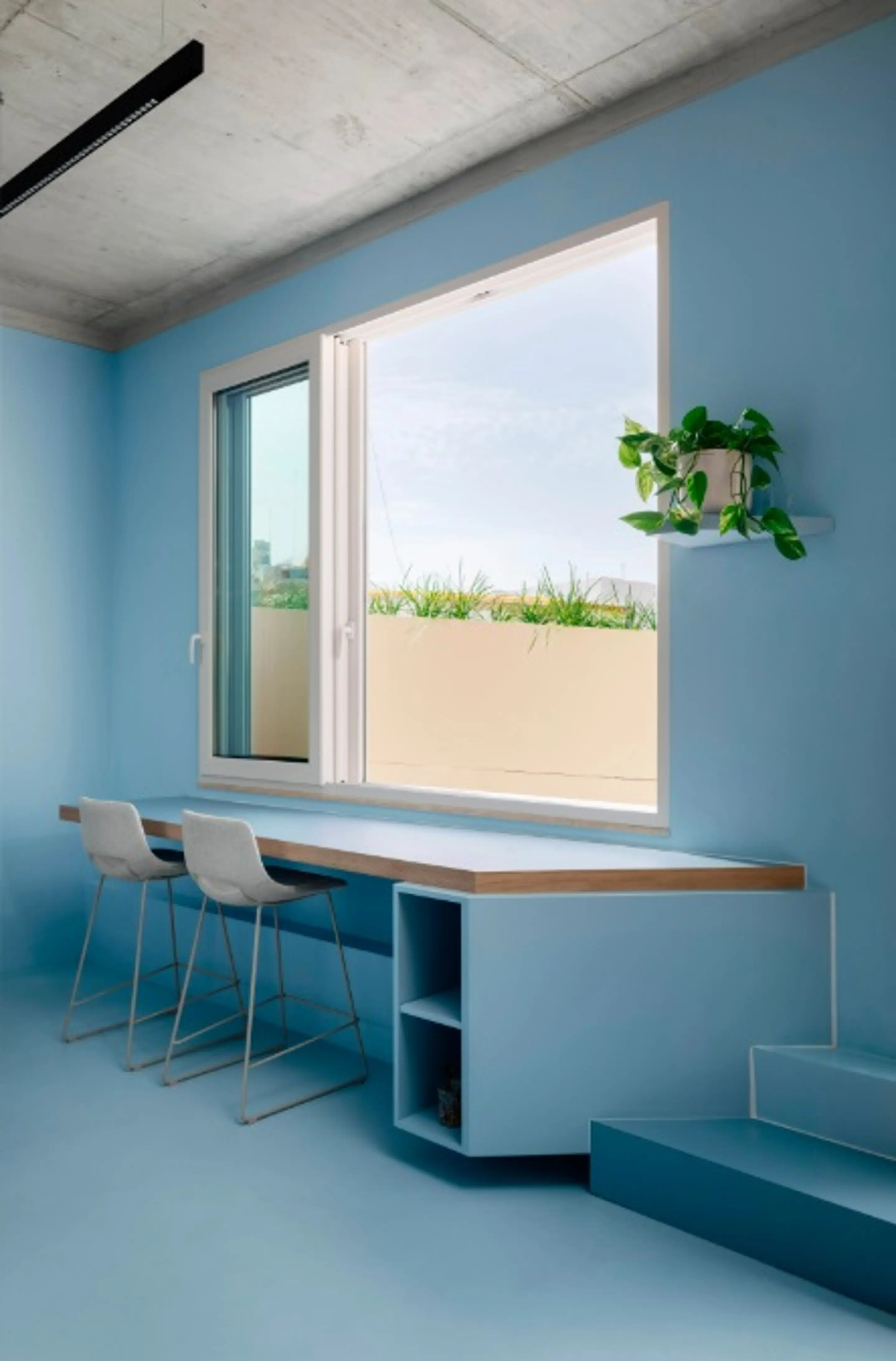 espace repas devant fenêtre