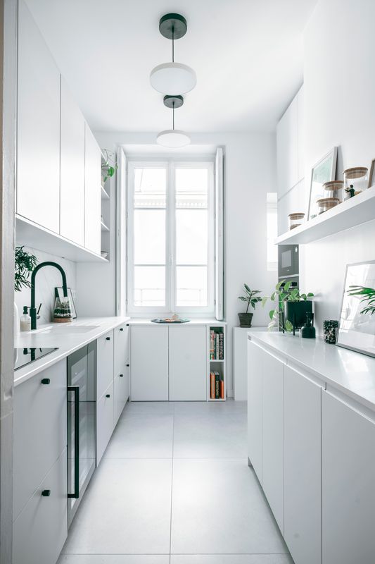 cuisine blanche appartement haussmannien Lyon décoration contemporaine cuisine blanche appartement haussmannien Lyon décoration contemporaine