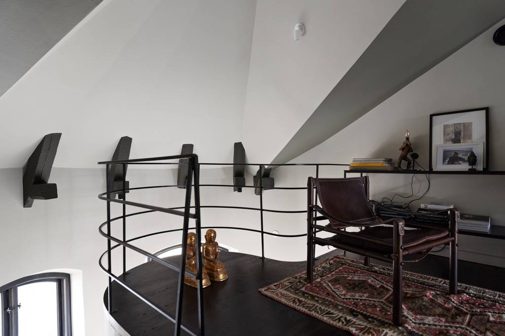 mezzanine appartement mansardé avec poutres
