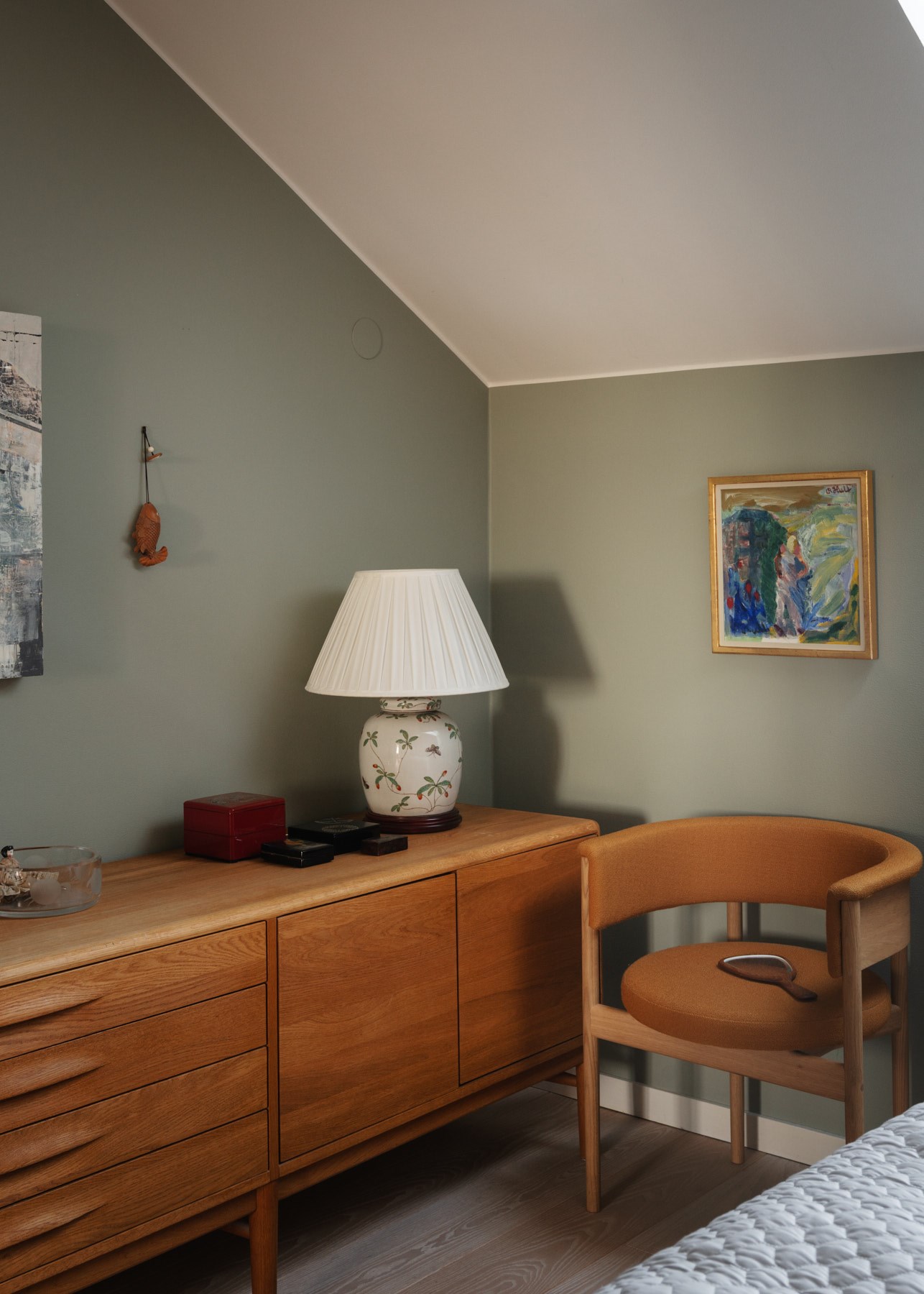 chambre sous combles murs verts