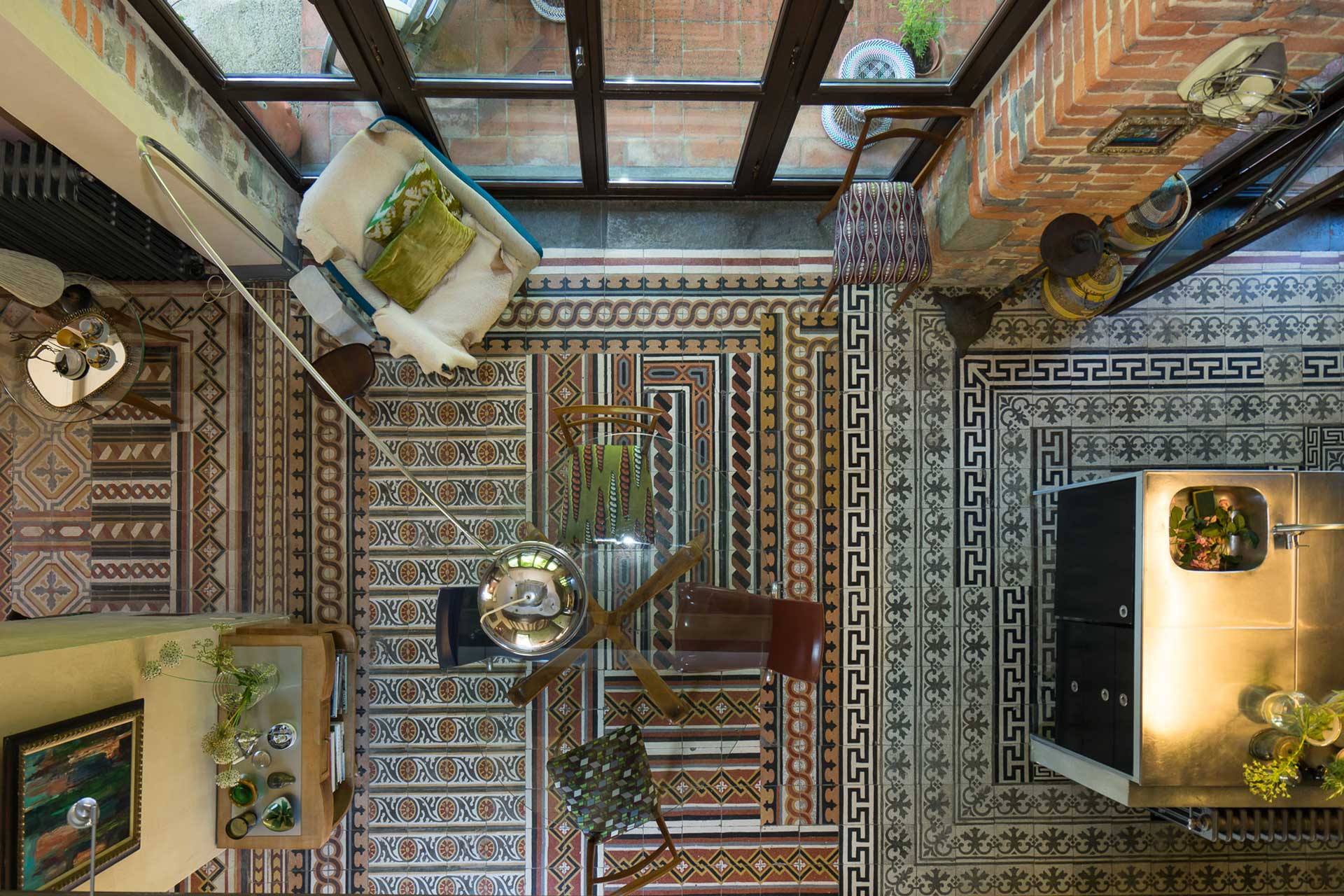 salle à manger et cuisine ouverte carrelage ancien maison de vacances vintage Il Fienile