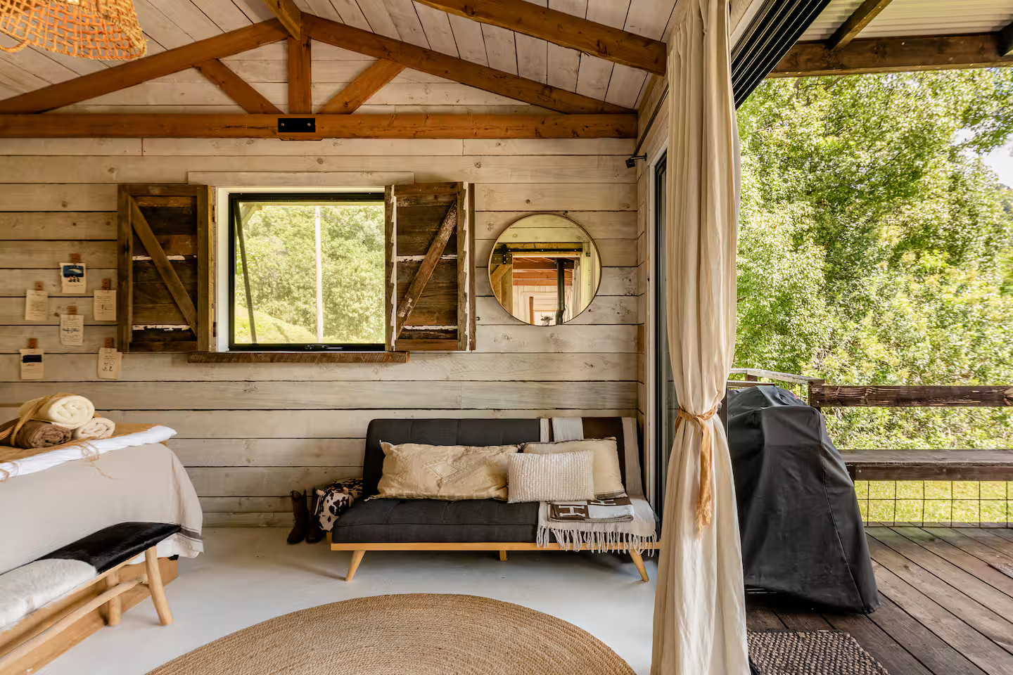 chambre maison rustique en bois Hillview Dairy