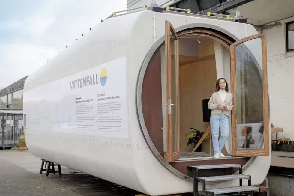 petite maison dans une nacelle d petite maison dans une nacelle d'éolienne recyclée