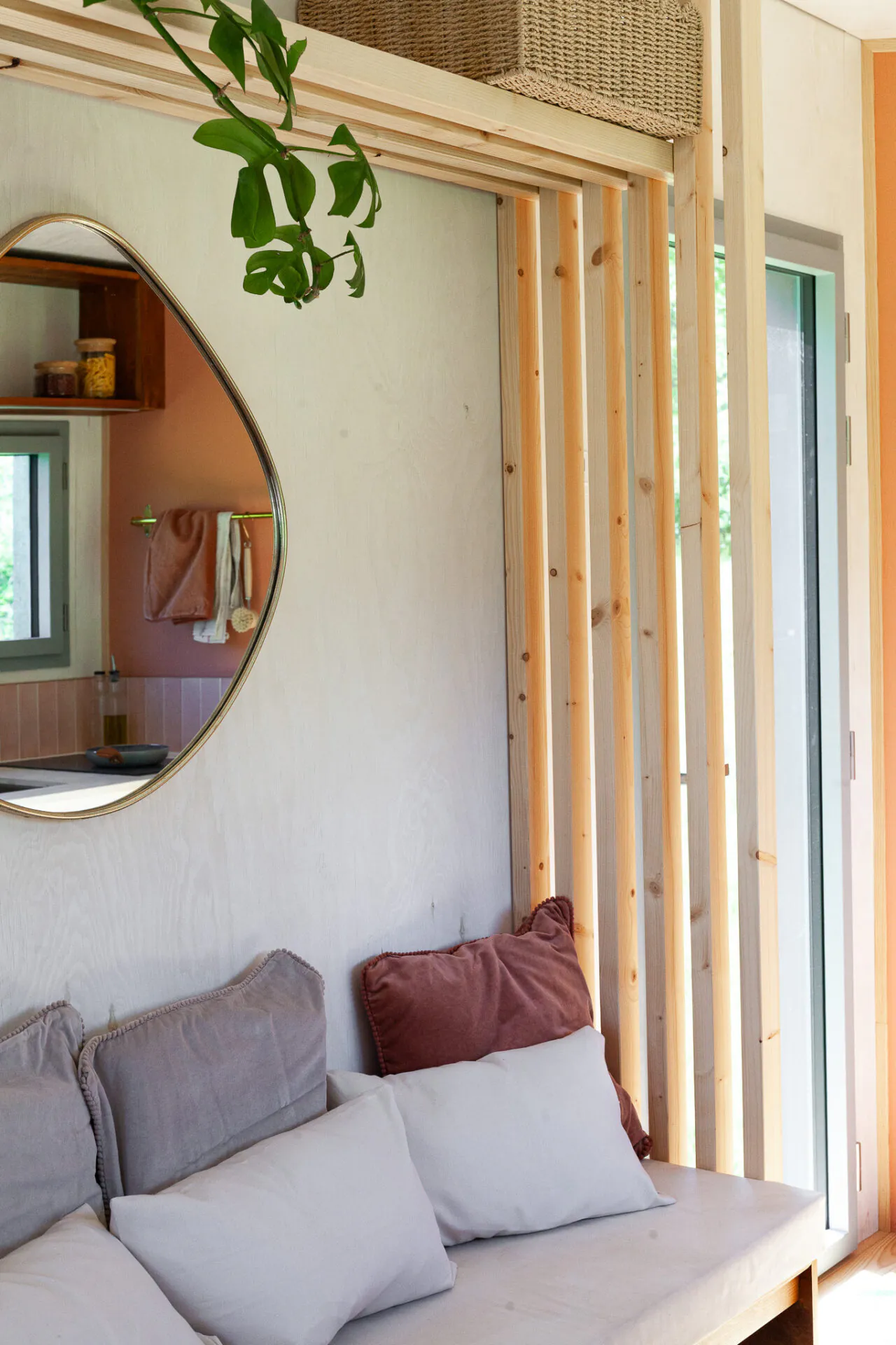 salon tiny house La Cabane Botanique par Plume salon tiny house La Cabane Botanique par Plume