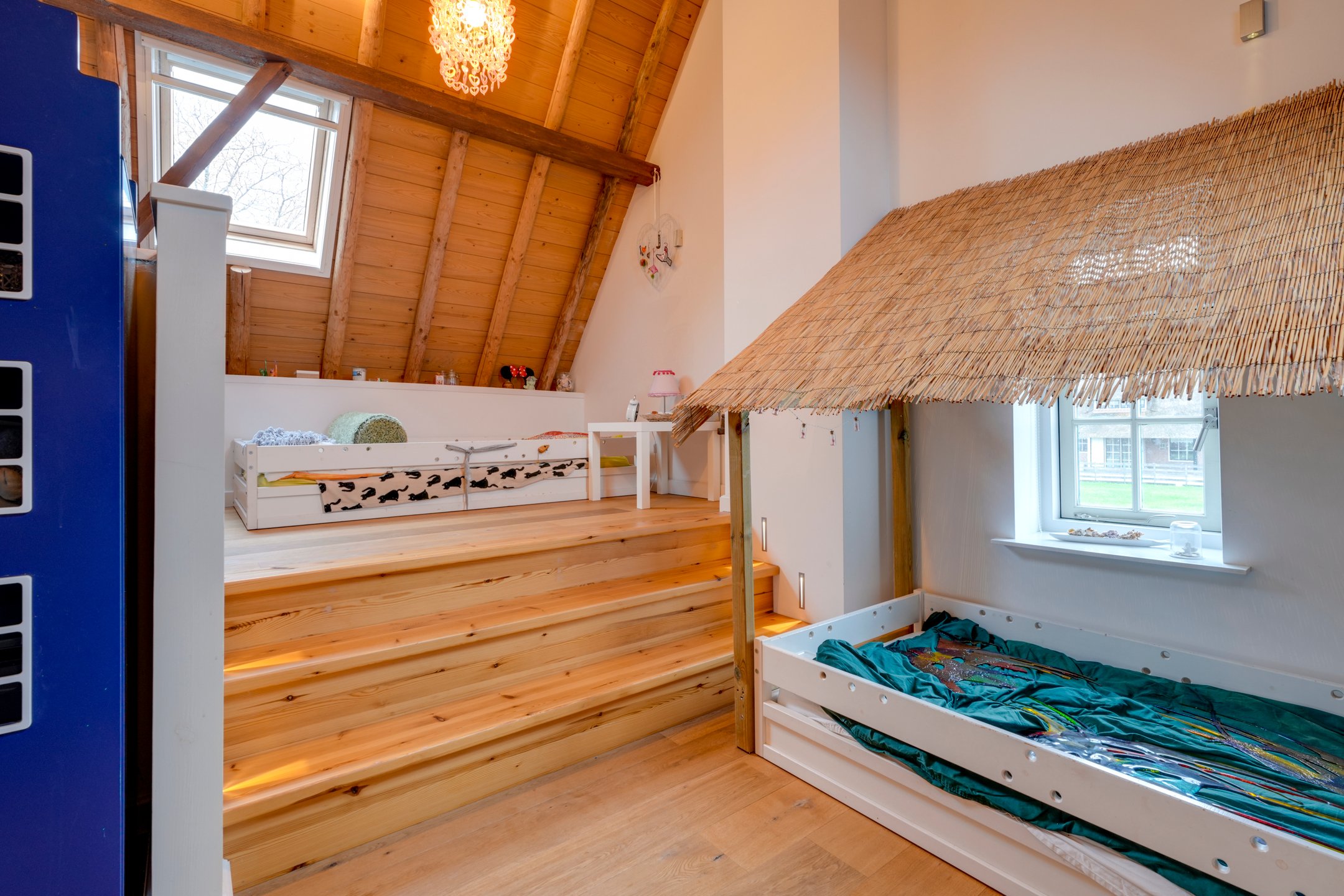 chambre mansardée avec poutres chambre mansardée avec poutres