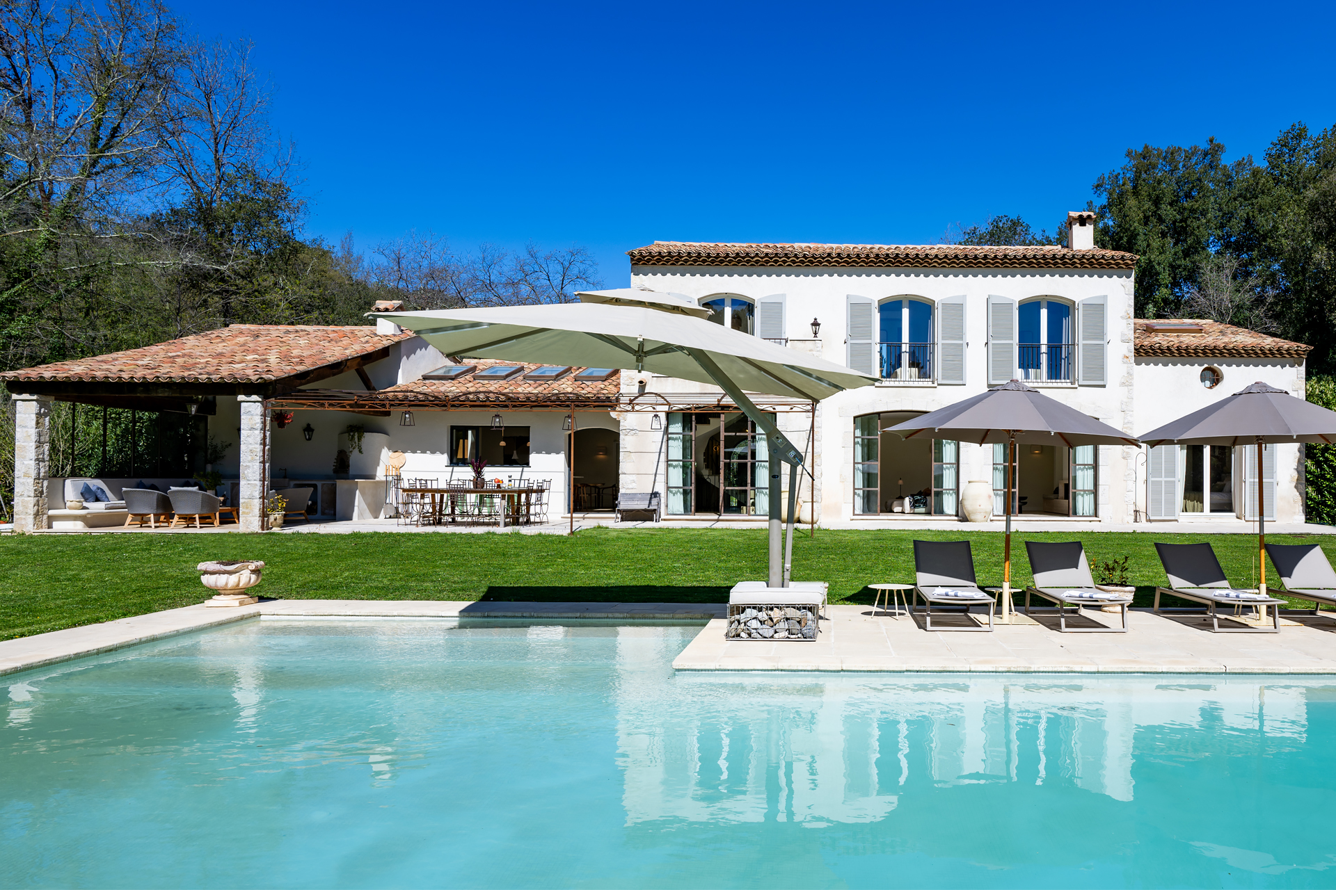 maison néo-provençale avec piscine maison néo-provençale avec piscine