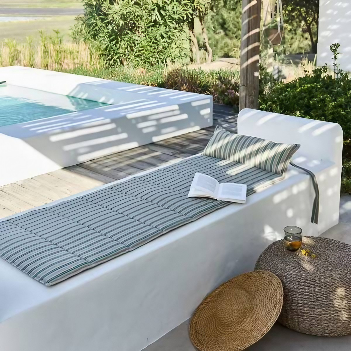 jardin avec piscine maçonnée