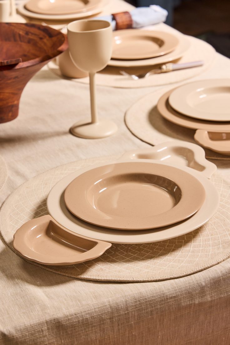 table vaisselle Maisons du Monde collaboration Mory Sacko table vaisselle Maisons du Monde collaboration Mory Sacko