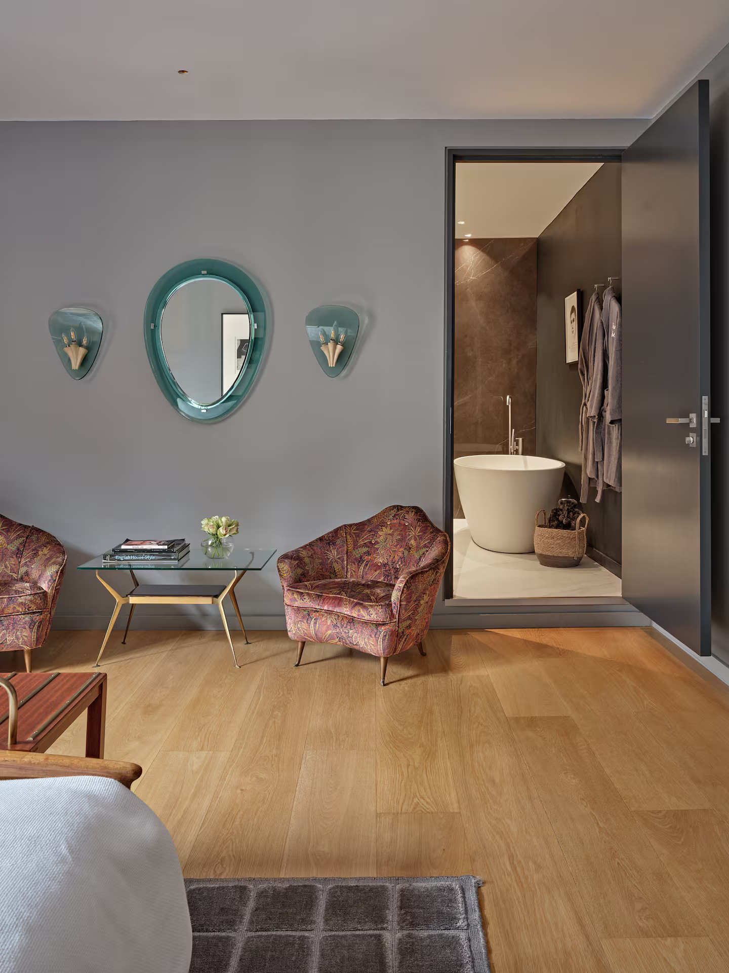 chambre décoration mid-century avec salle de bain