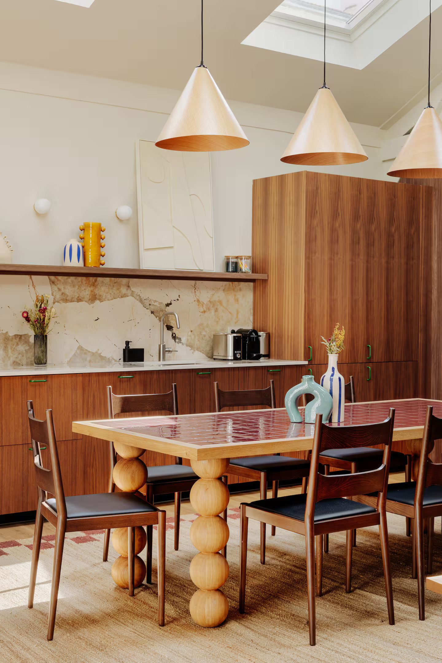 salle à manger et cuisine ouverte décoration contemporaine