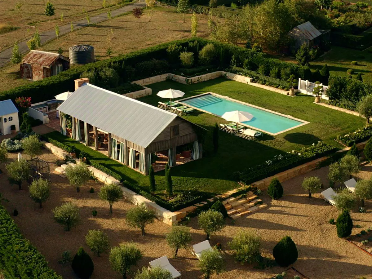 jardin avec piscine