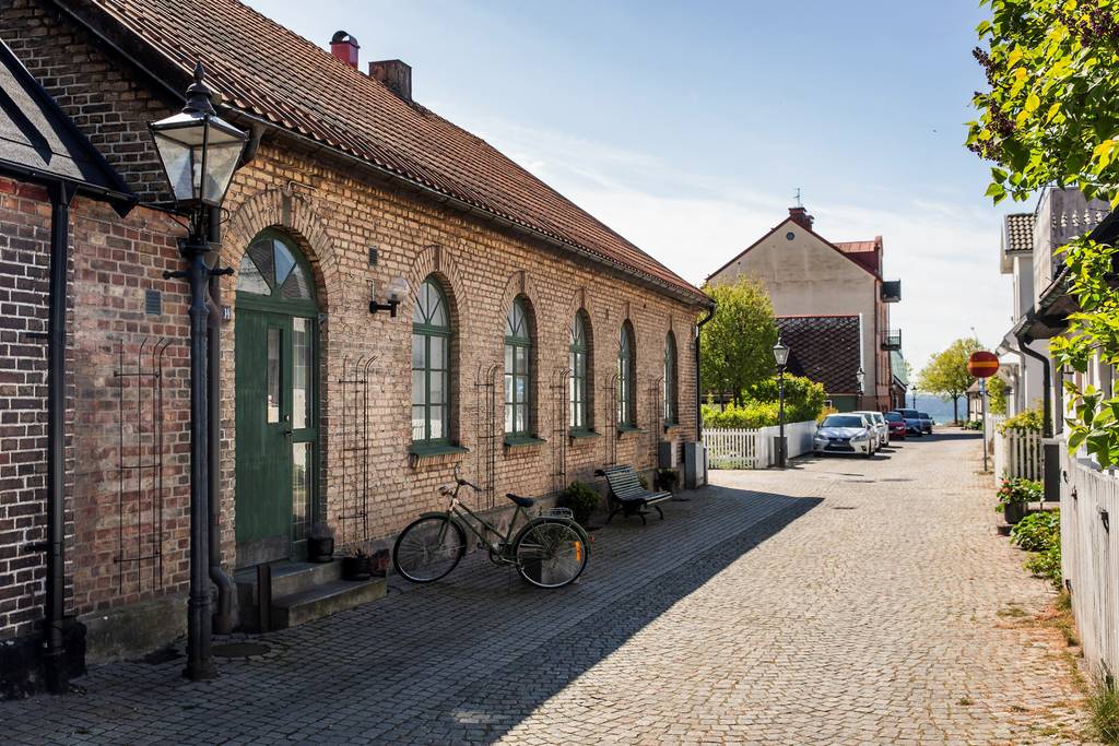 maison suédoise en briques du 19e siècle avec fenêtres cintrées maison suédoise en briques du 19e siècle avec fenêtres cintrées