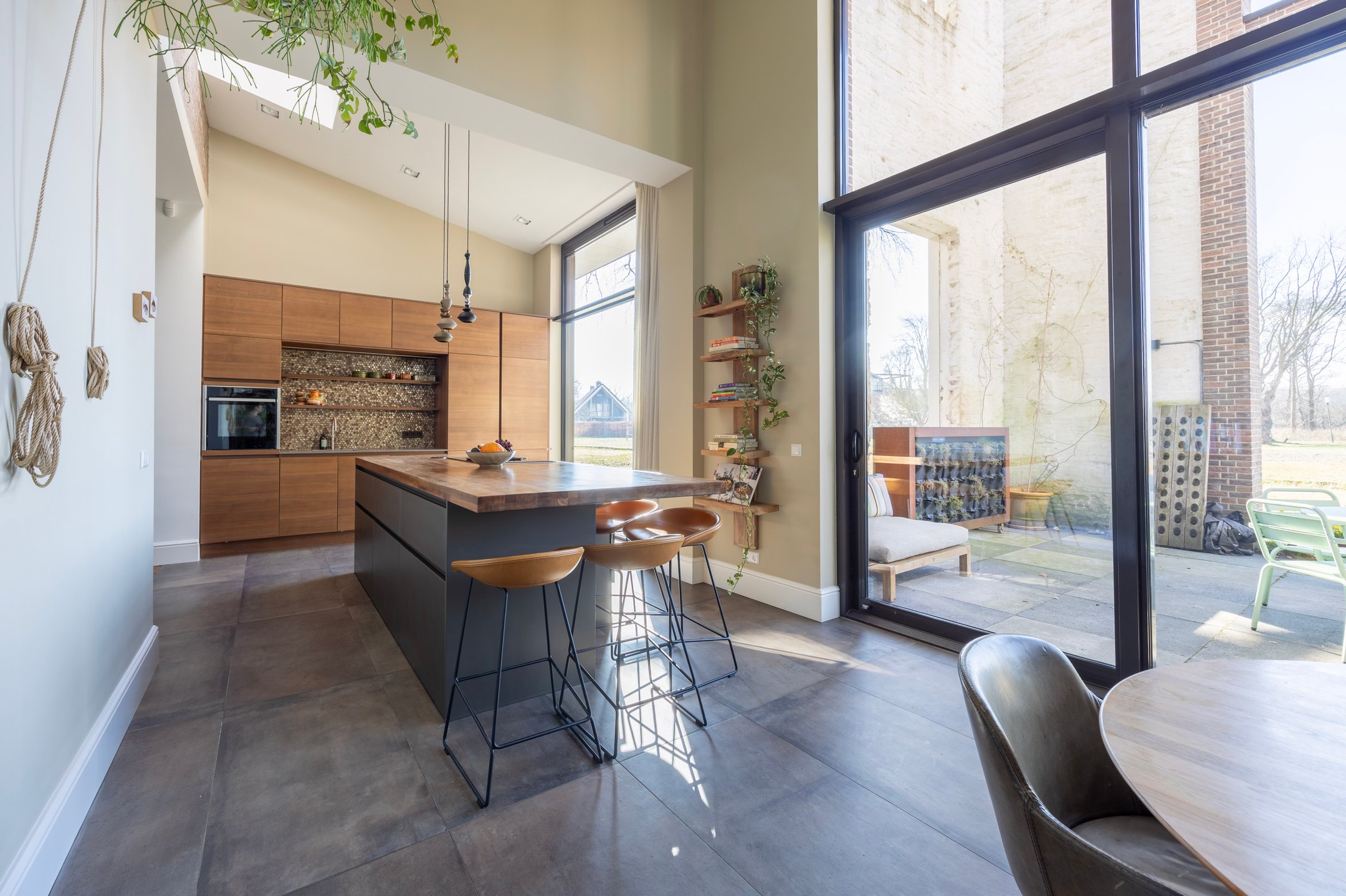 cuisine bois design avec salle à manger sur terrasse décoration contemporaine cuisine bois design avec salle à manger sur terrasse décoration contemporaine