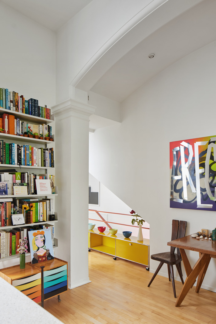 coin repas dans cuisine duplex au design original Londres