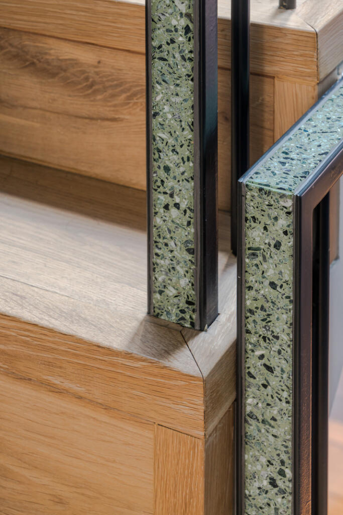 escalier chêne et terrazzo