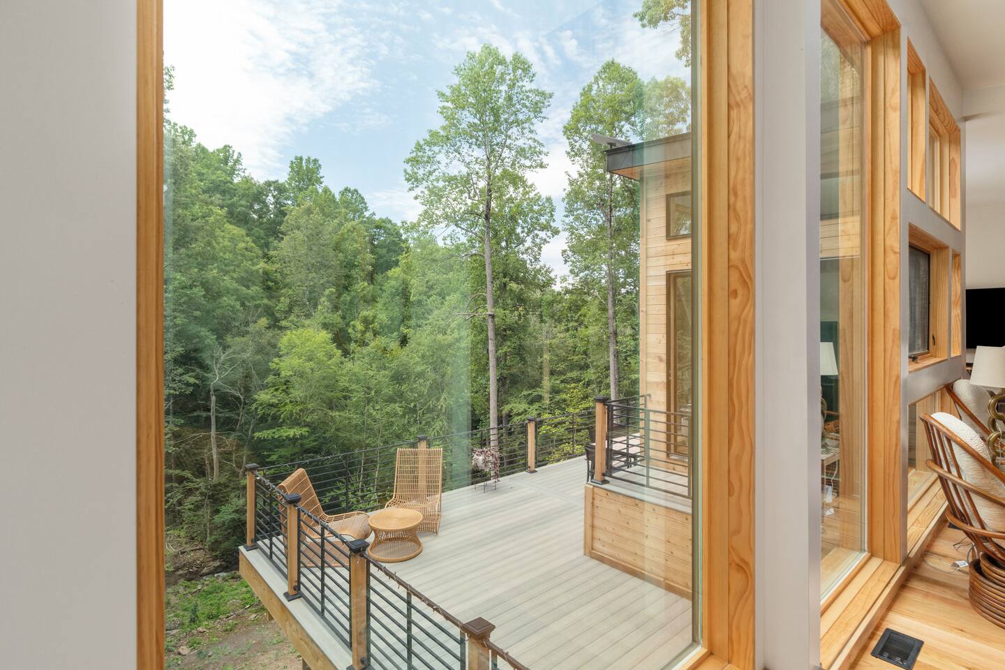 salon avec terrasse maison en bois Le Gramophone
