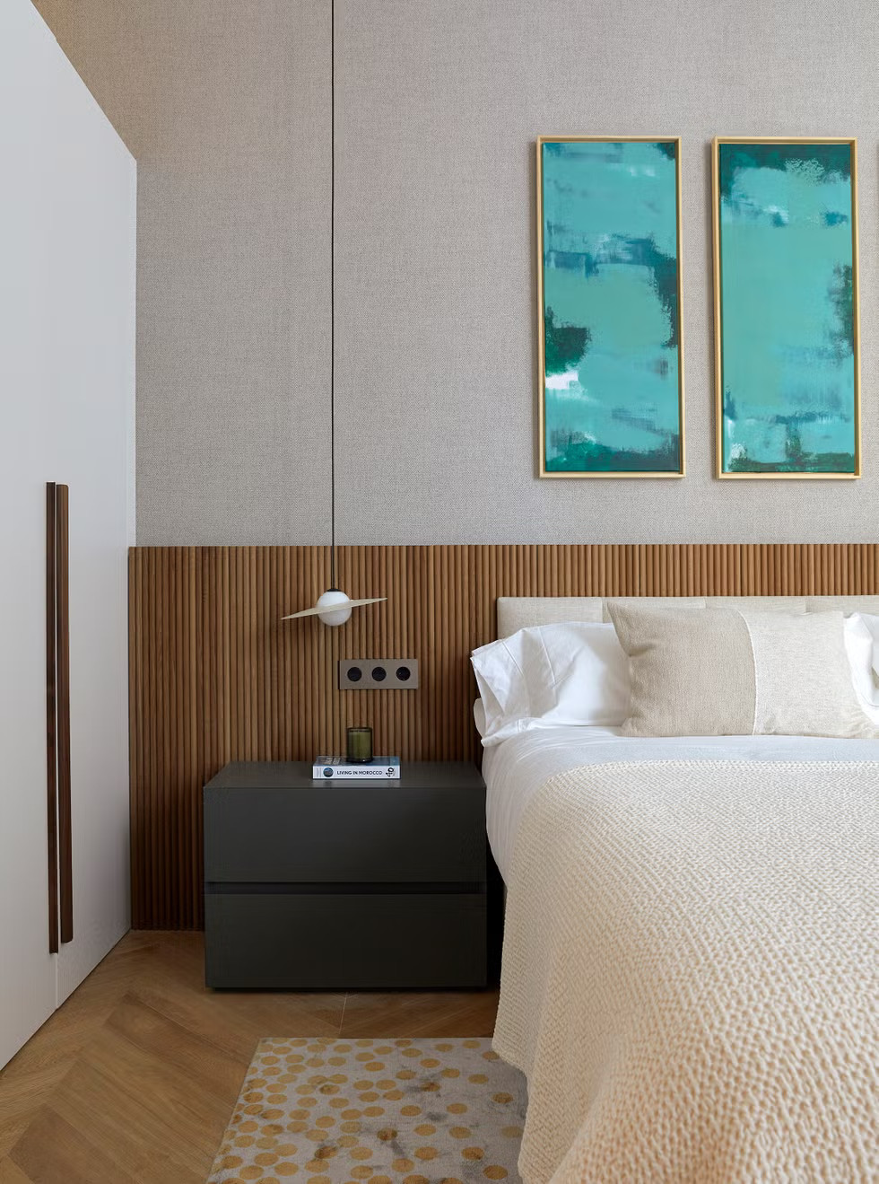 chambre mur gris et bois décoration contemporaine
