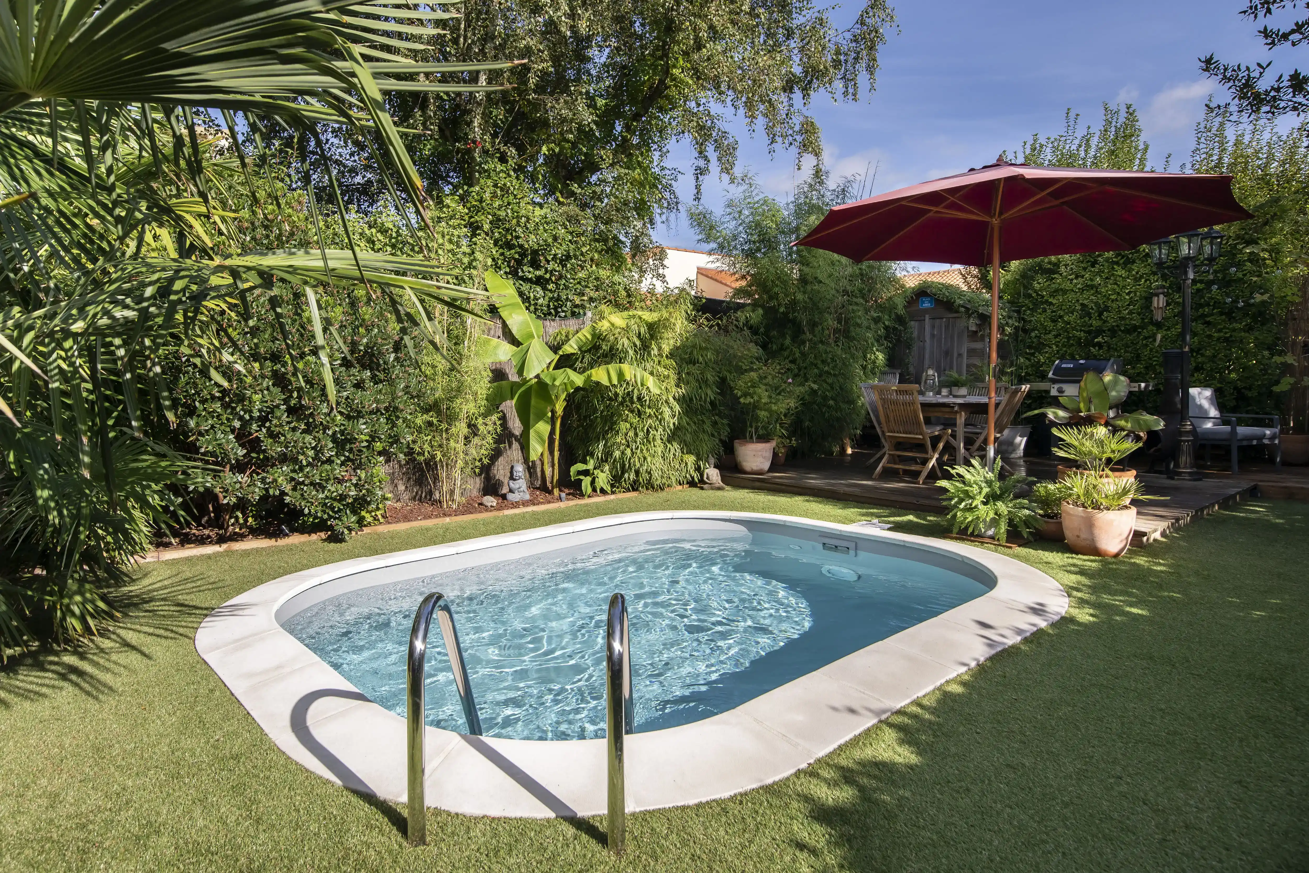 jardin de ville avec mini piscine