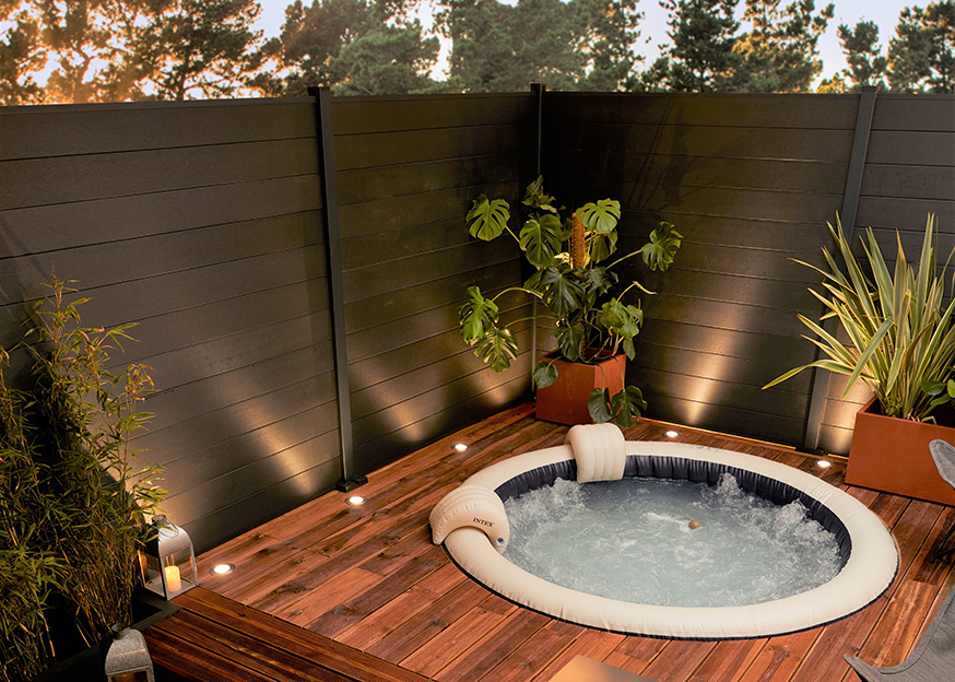spa gonfable Castorama avec terrasse bois