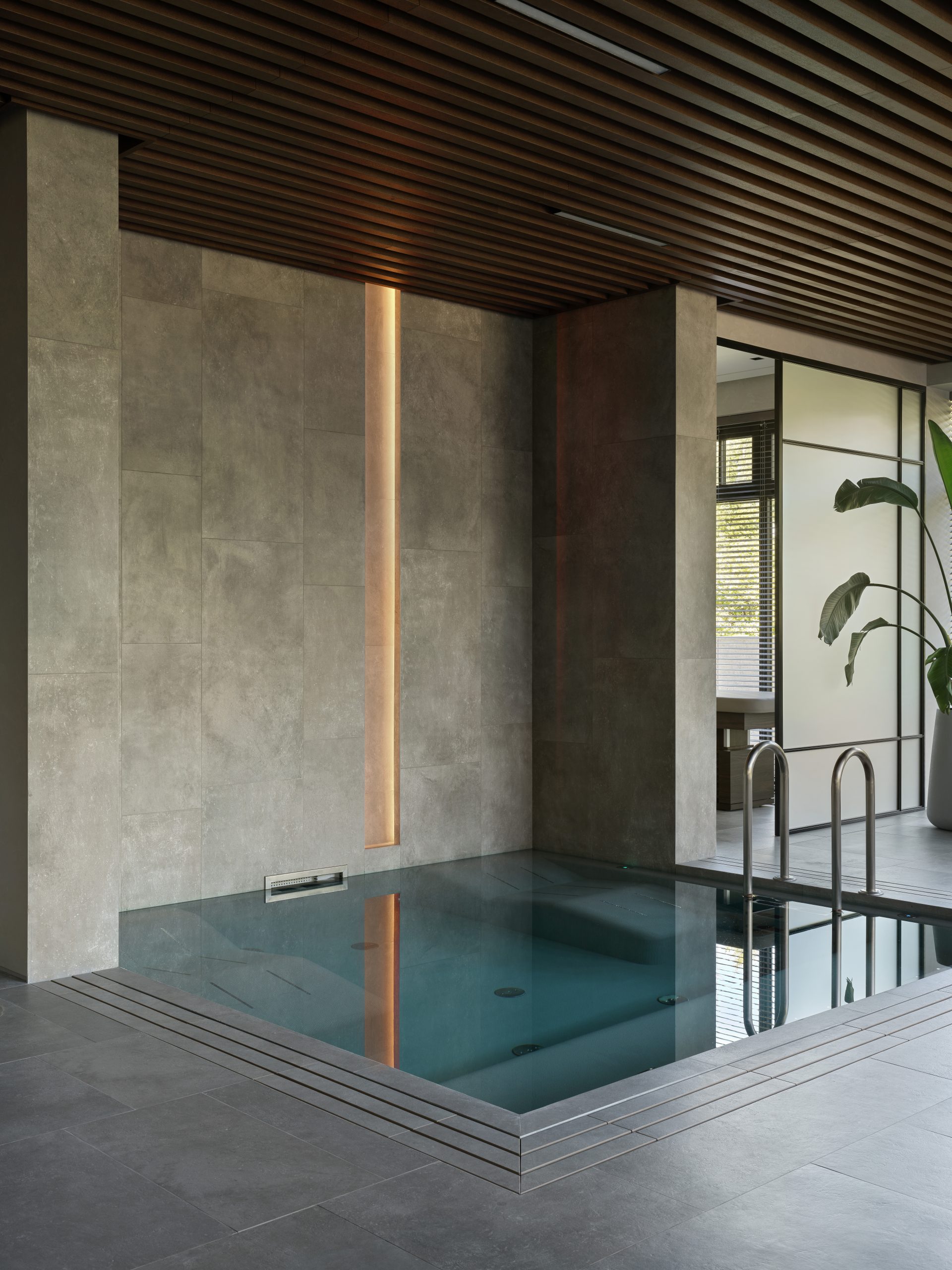espace spa et piscine intérieure dans maison familiale espace spa et piscine intérieure dans maison familiale