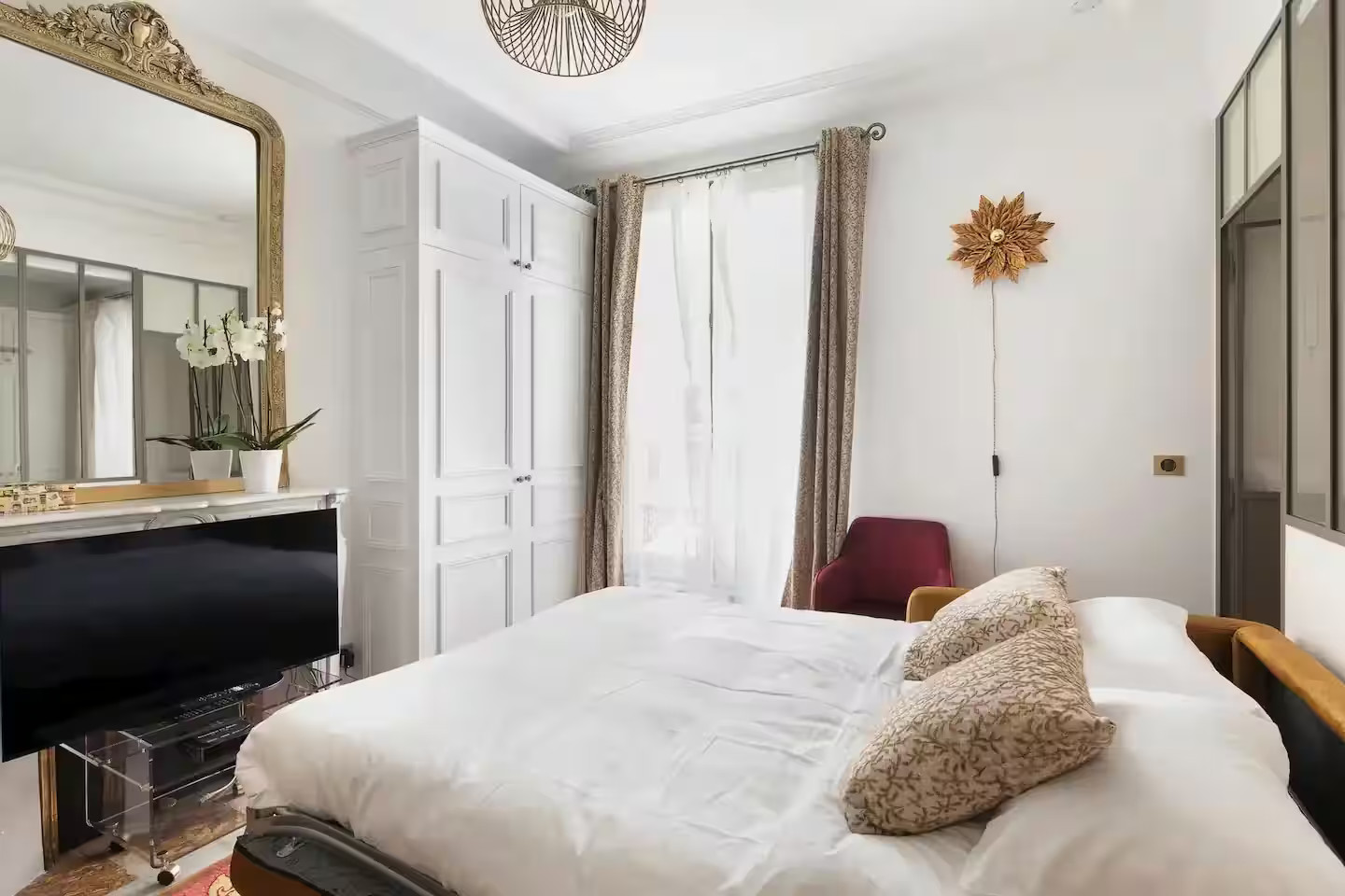 chambre avec cheminée appartement haussmannien Paris chambre avec cheminée appartement haussmannien Paris