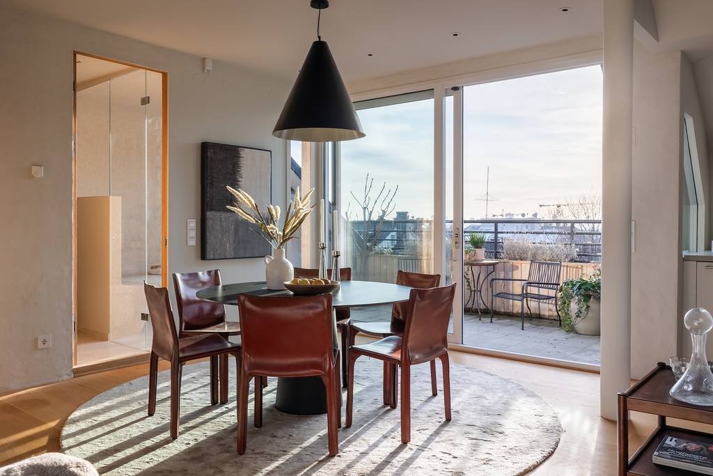 salle à manger avec terrasse décoration scandinave et contemporaine