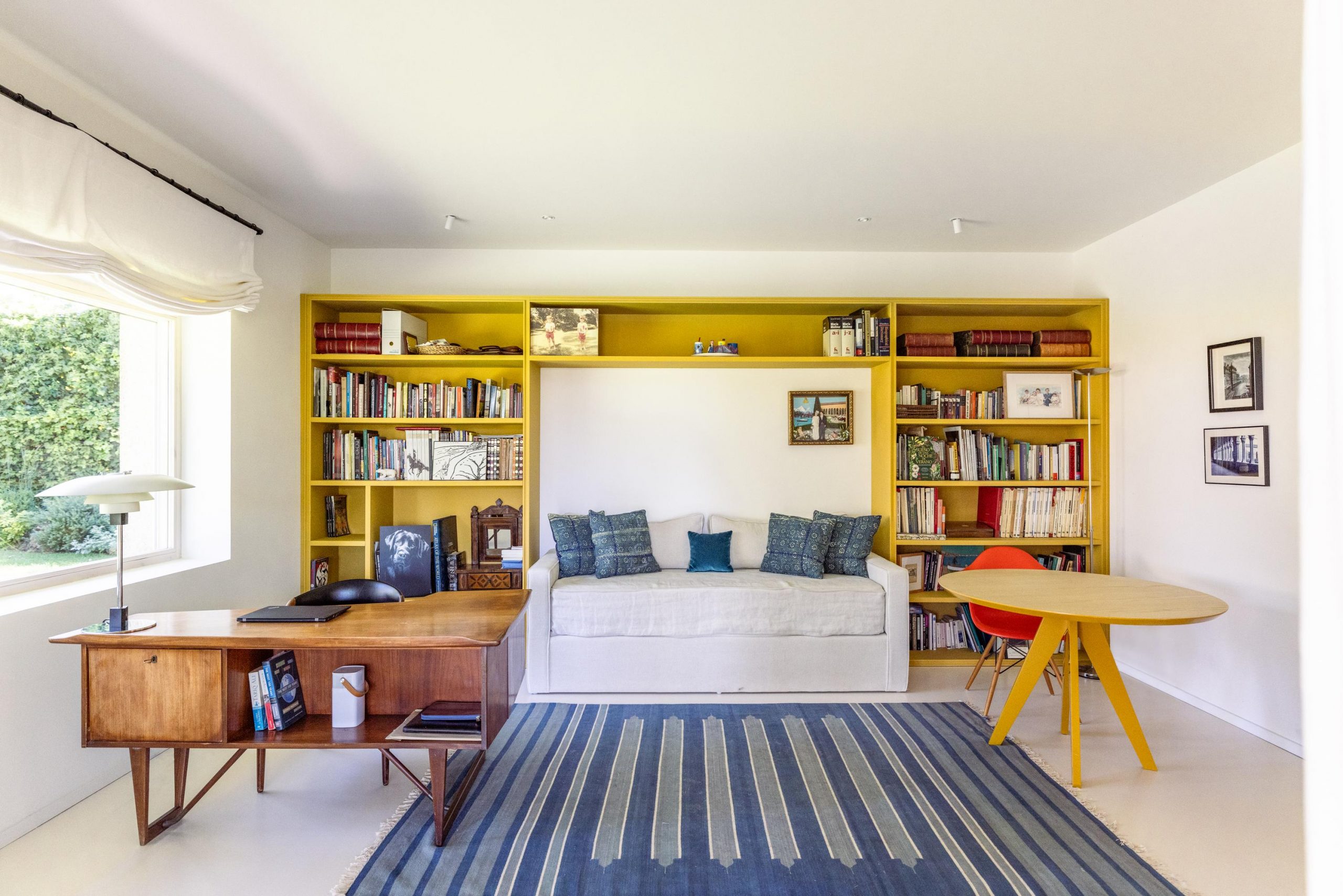chambre avec bureau