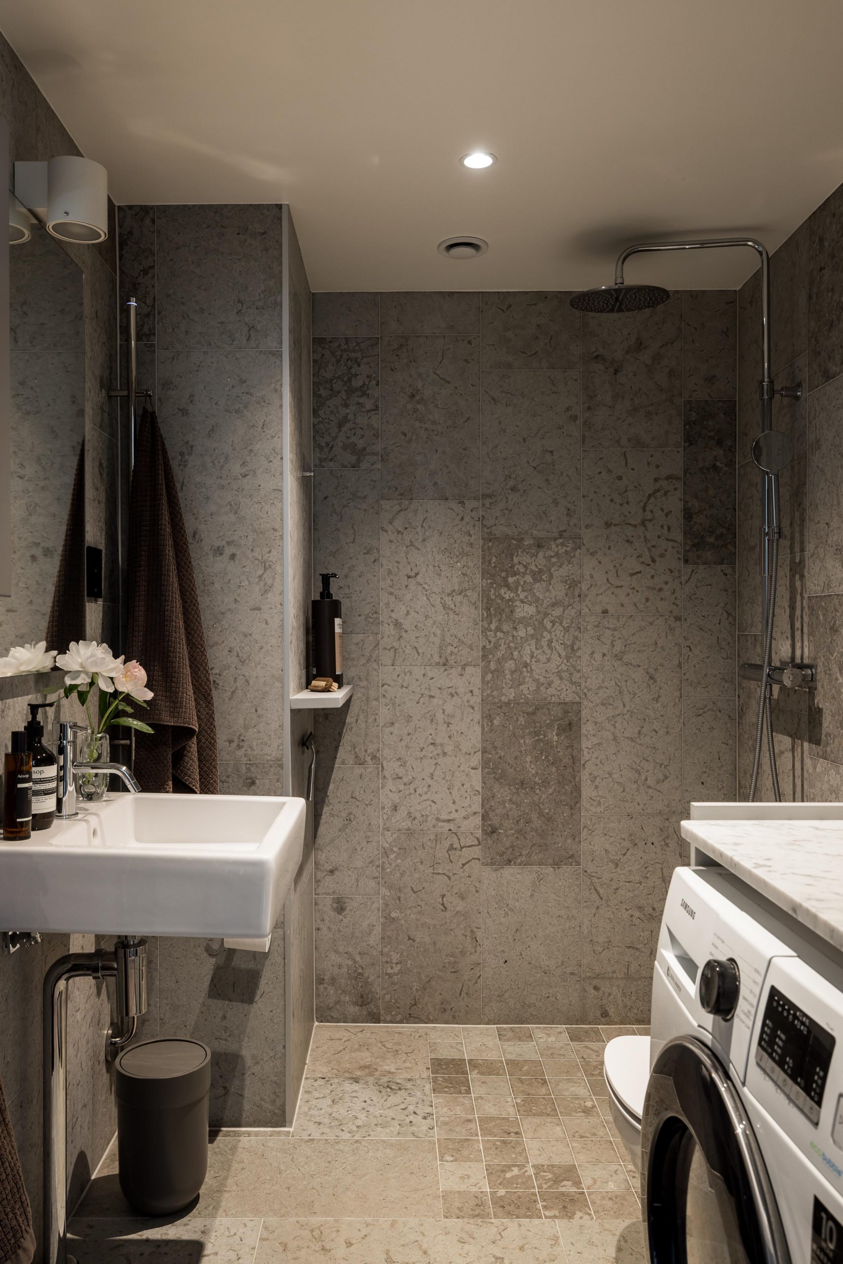 salle de bain grise design chambre deux-pièces 37m2 salle de bain grise design chambre deux-pièces 37m2
