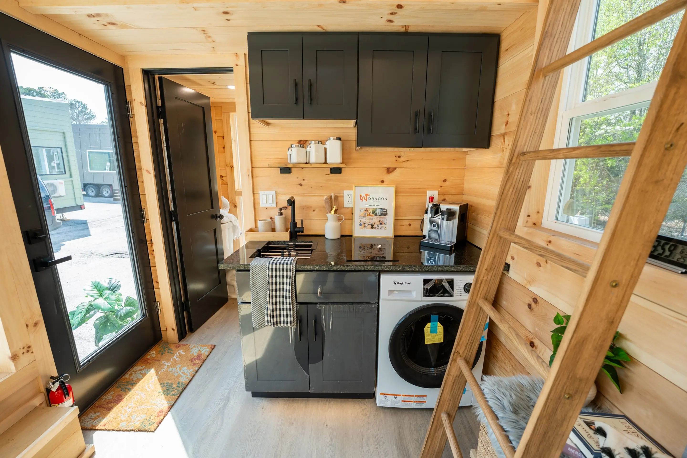 intérieur The Kemi Dragon Tiny Homes tiny house de 15m2 inspirée