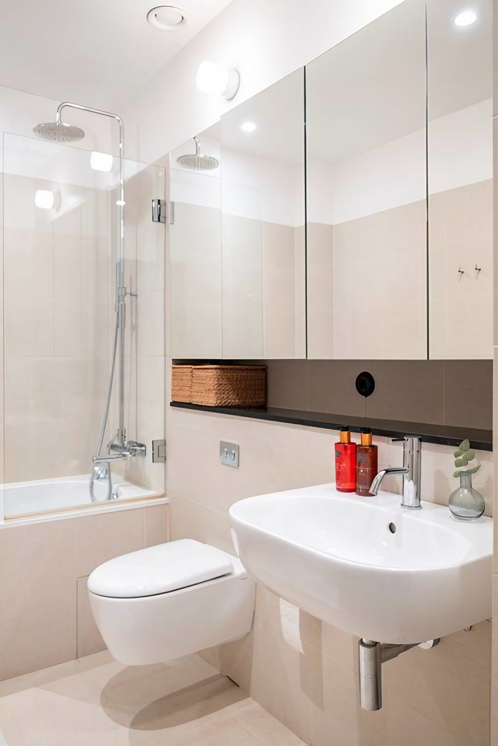 salle de bain design beige