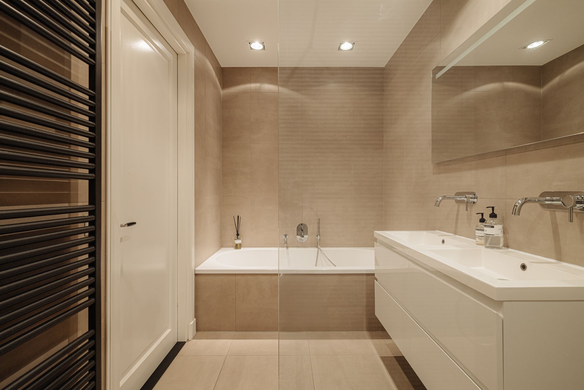 salle de bain moderne beige salle de bain moderne beige
