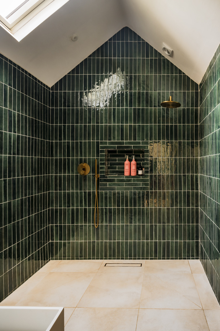 salle de bain carrelage vert