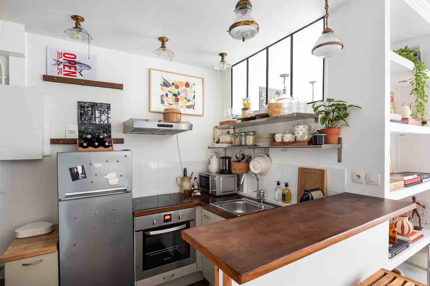 cuisine petit appartement à louer vue Sacré-Cœur
