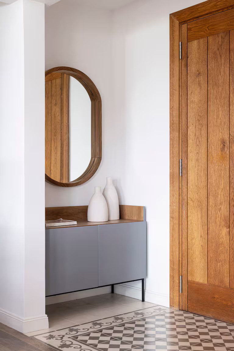 entrée avec console et miroir