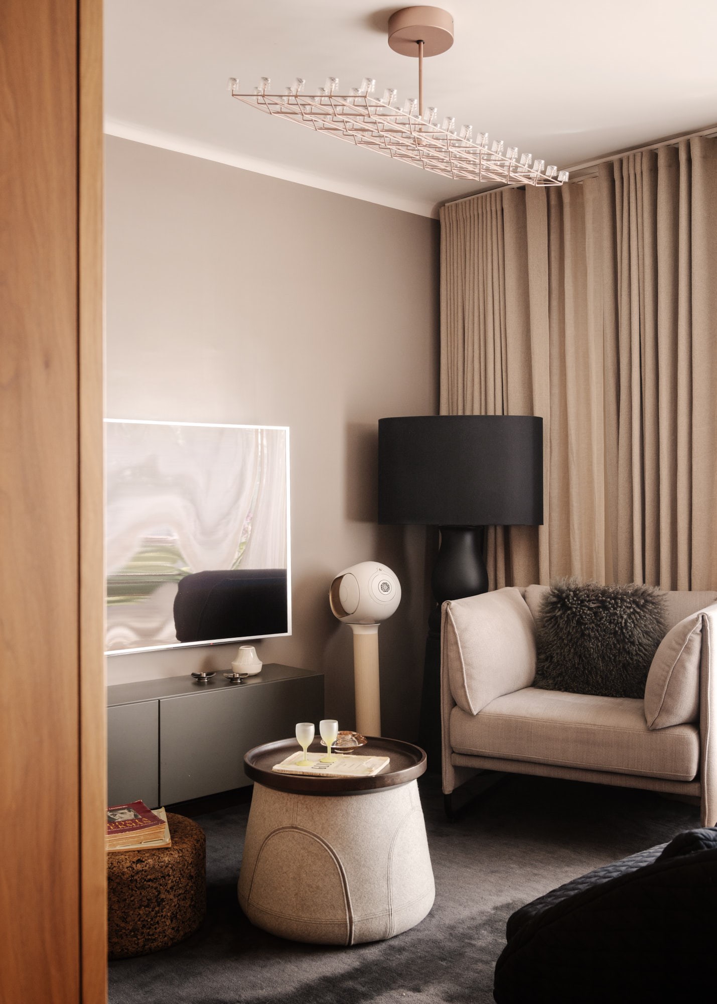studio 42m2 avec alcôve décoration design bois et gris studio 42m2 avec alcôve décoration design bois et gris