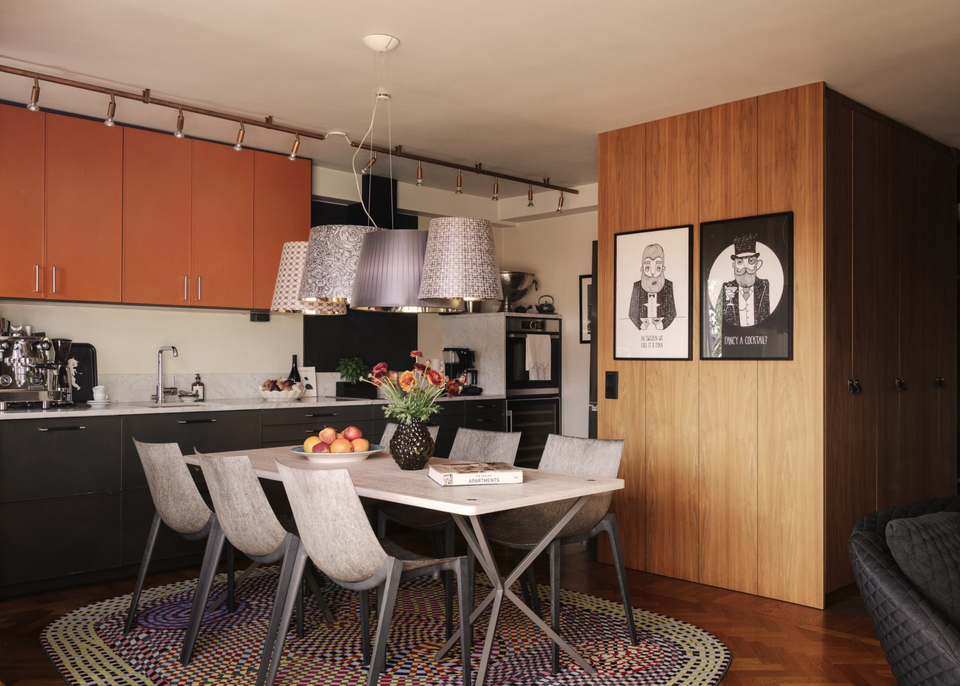 cuisine et salle à manger studio 42m2 avec alcôve décoration design bois et gris cuisine et salle à manger studio 42m2 avec alcôve décoration design bois et gris