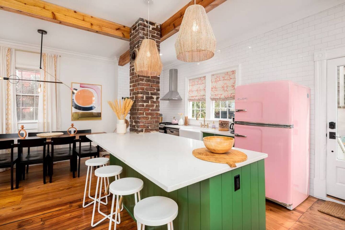 cuisine verte et rose maison de ville Boho Rosa House Charleston cuisine verte et rose maison de ville Boho Rosa House Charleston