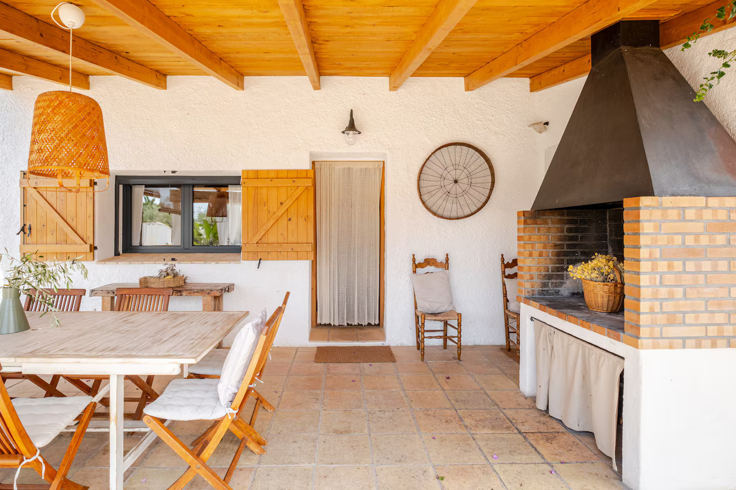 terrasse abritée avec cuisine d terrasse abritée avec cuisine d'été Sa Briseta