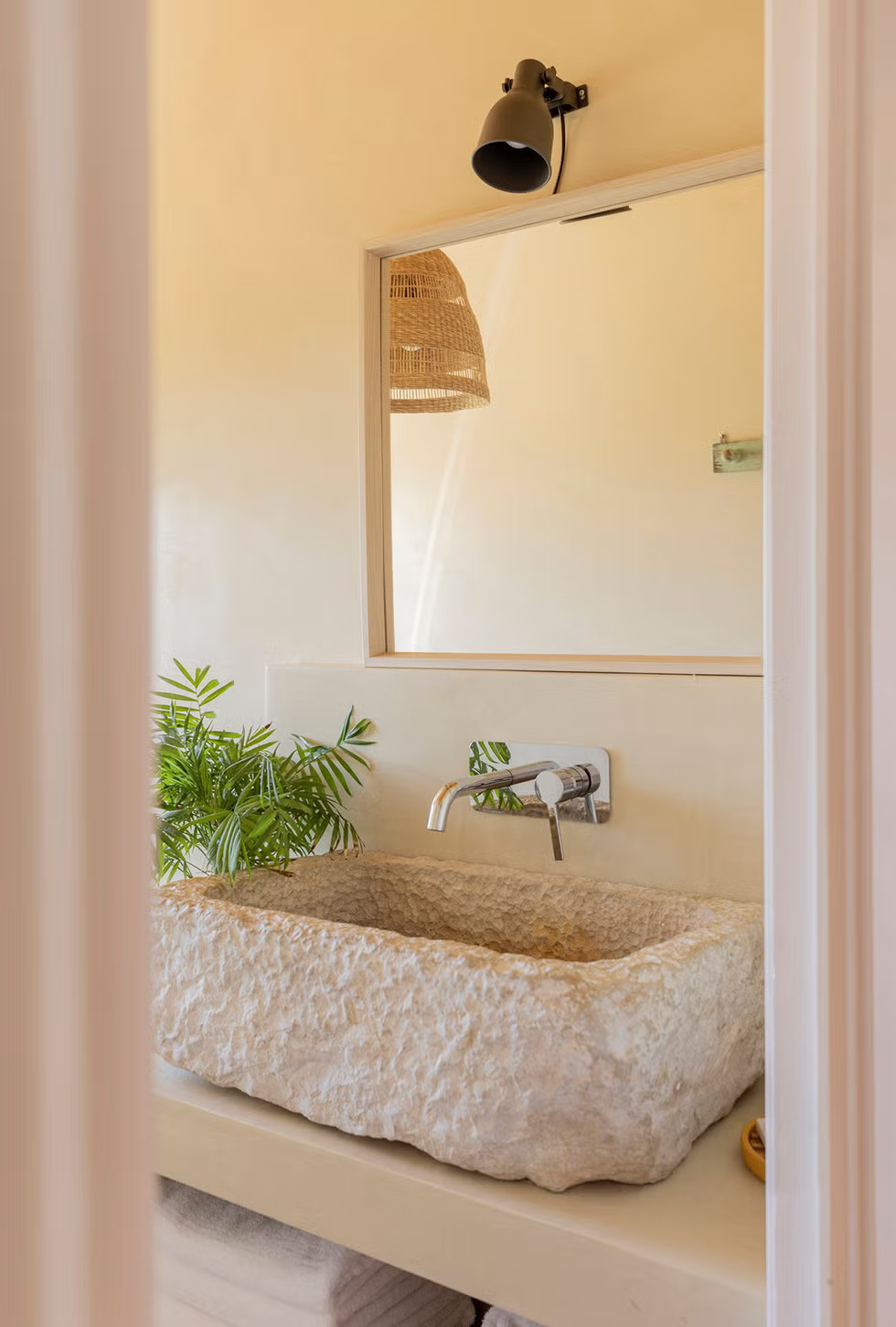 salle de bain vasque en pierre décoration naturelle Sa Briseta salle de bain vasque en pierre décoration naturelle Sa Briseta