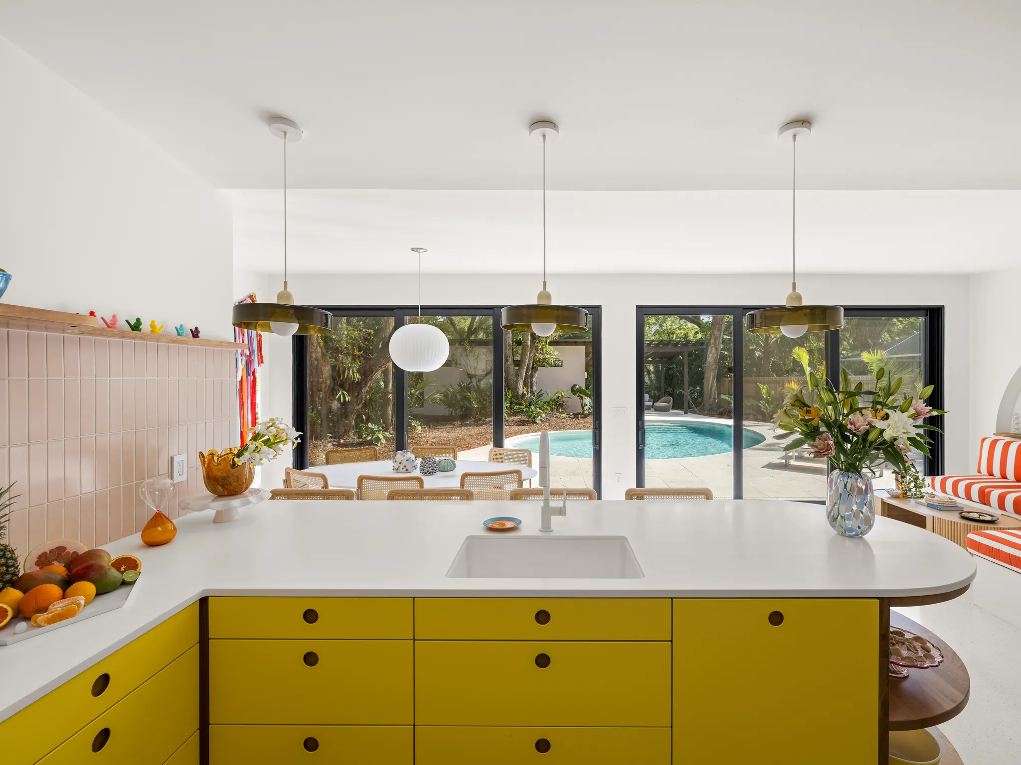 cuisine jaune maison de plage Casa Tropicale Vero Beach Floride cuisine jaune maison de plage Casa Tropicale Vero Beach Floride