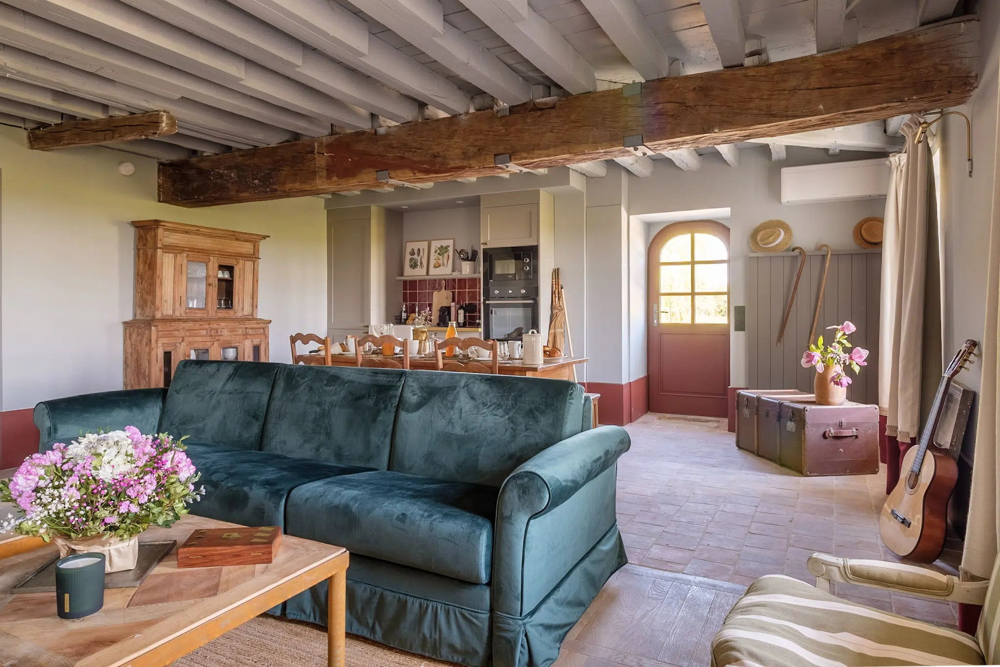 salon maison ancienne rénovée Domaine du Moulin de Richebourg