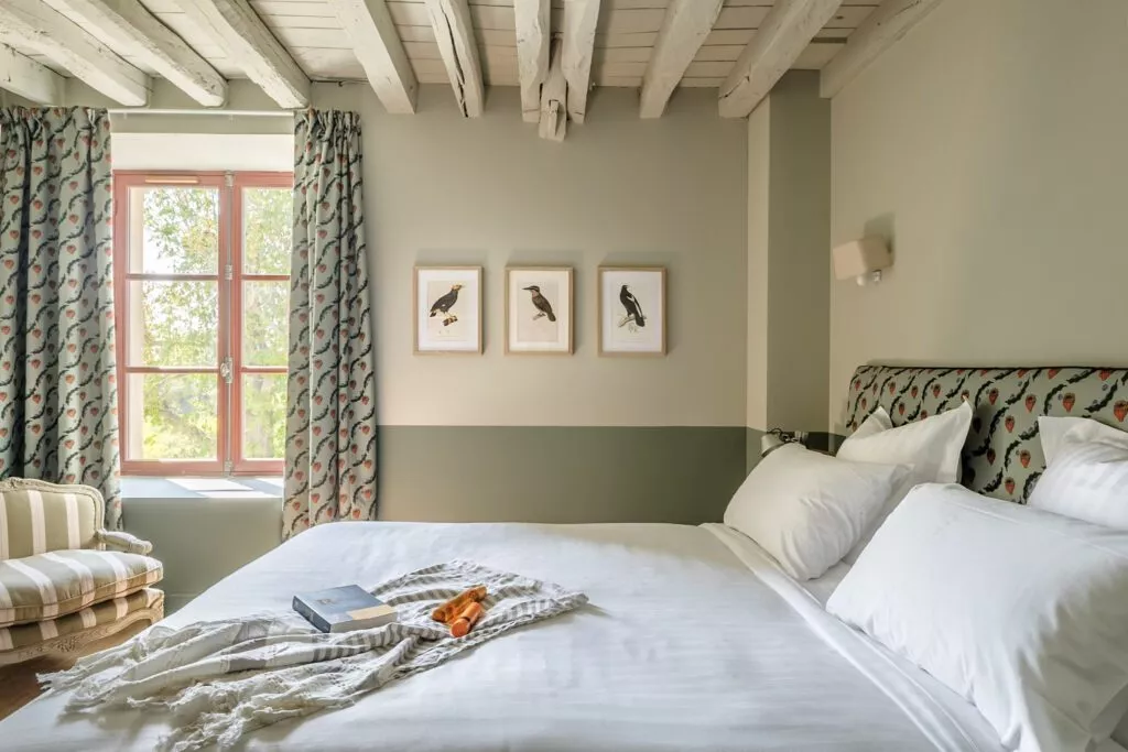 chambre avec poutres Domaine du Moulin de Richebourg