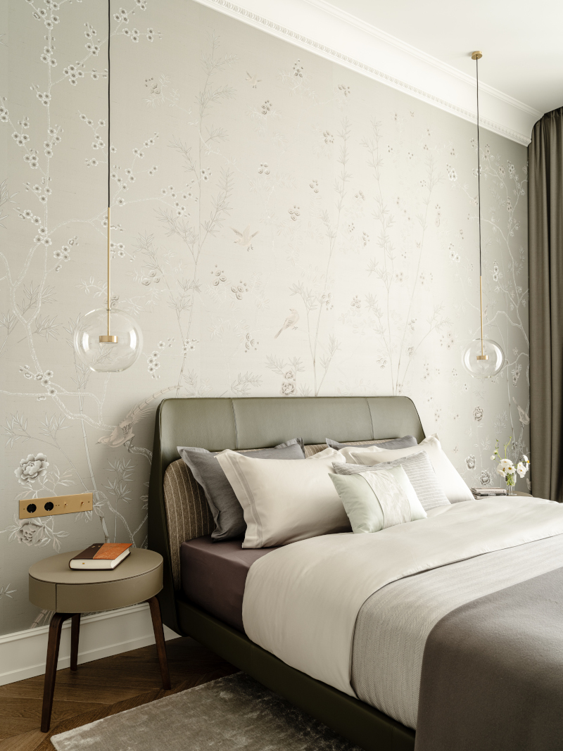 chambre décoration contemporaine avec papier-peint fleurs stylisées