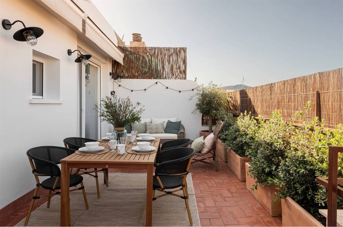 terrasse avec brise-vue en canisses