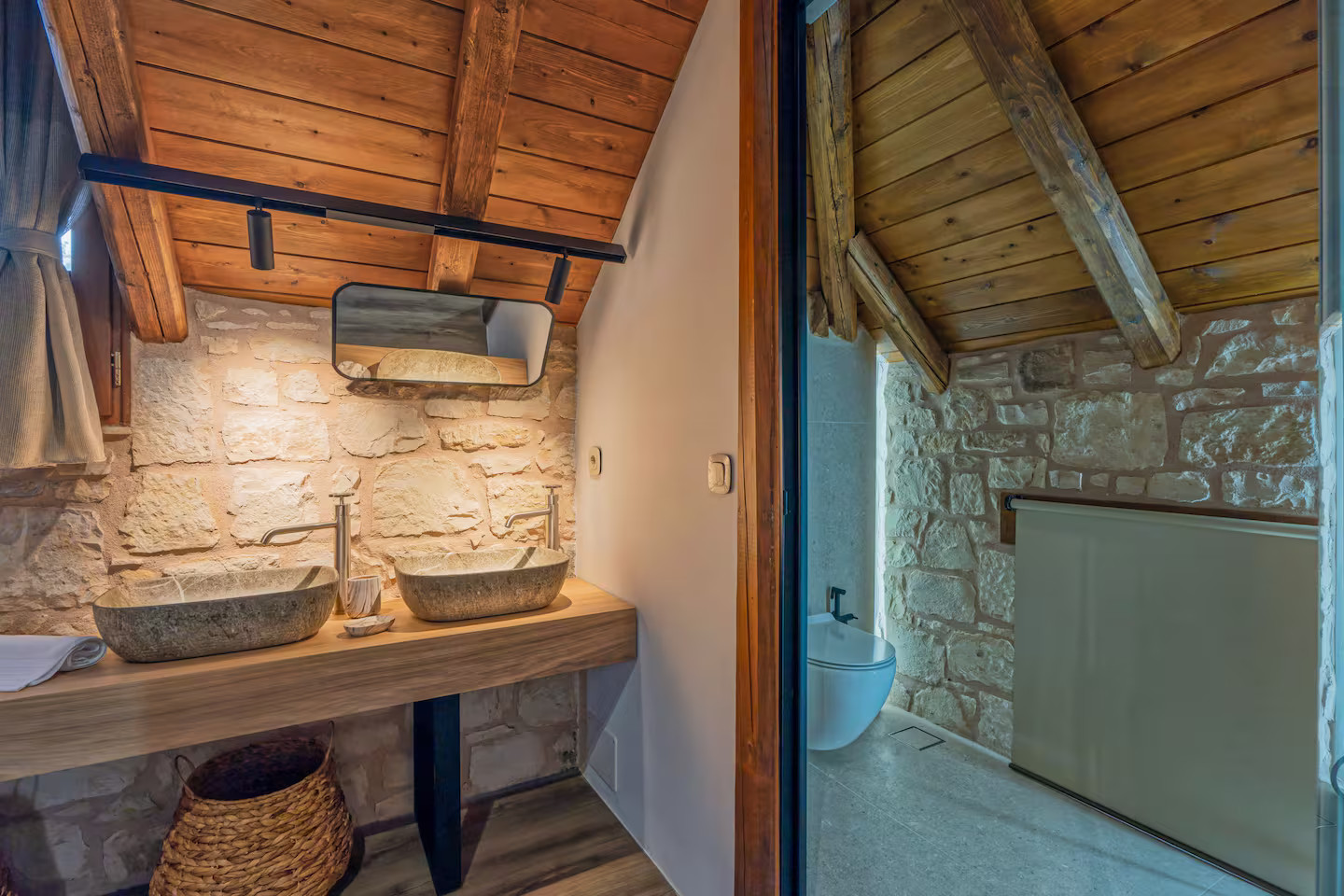 salle de bain murs de pierres Sunshine Villa