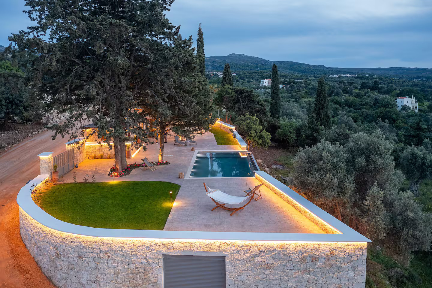 jardin avec piscine Sunshine Villa